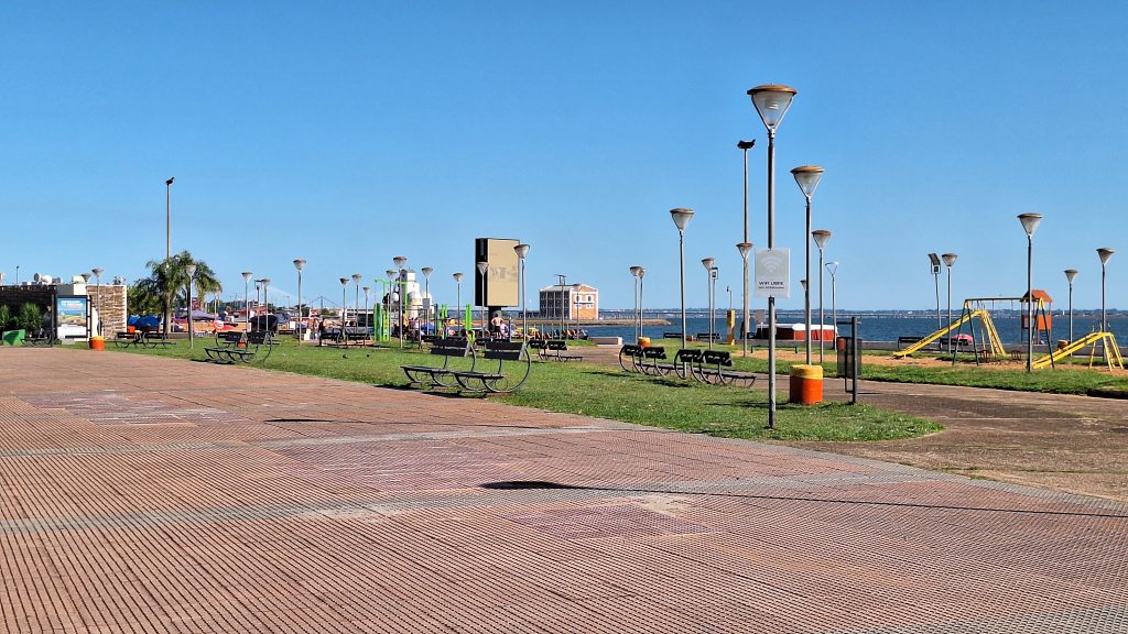 Costanera de Encarnación, Paraguay