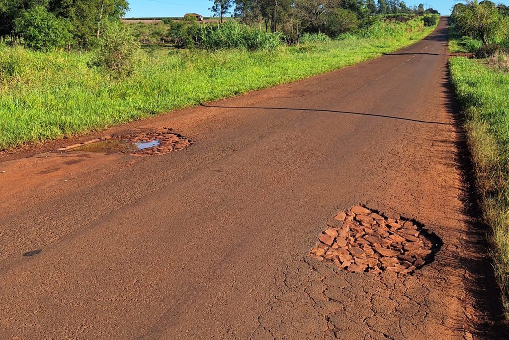 Carretera con baches, Paraguay