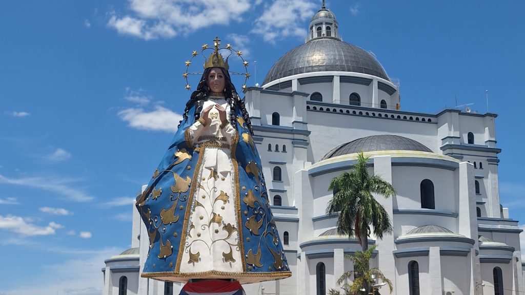 Basílica Nuestra Señora de los Milagros de Caacupé